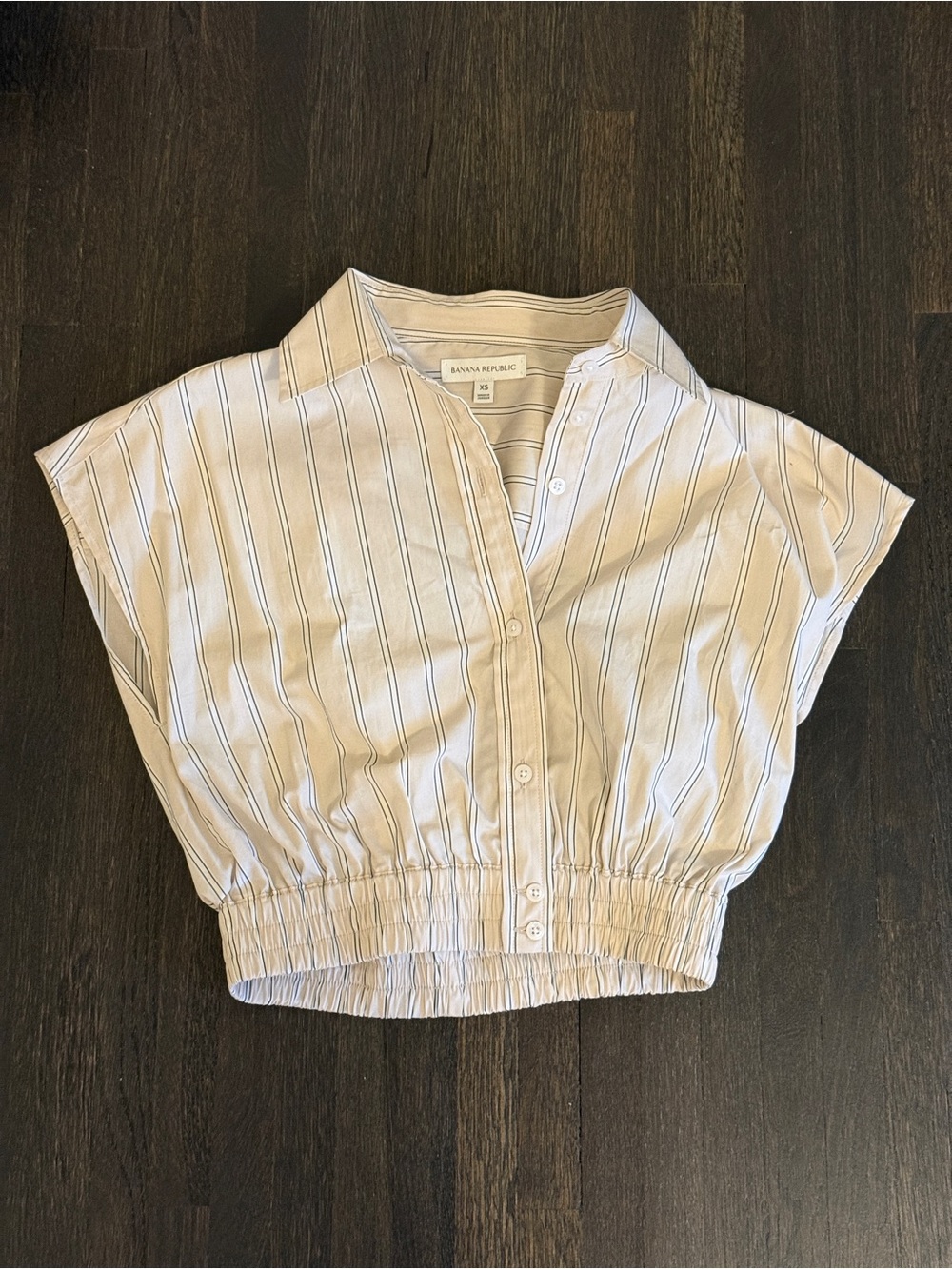 Banana Republic Cropped Button Up Tee